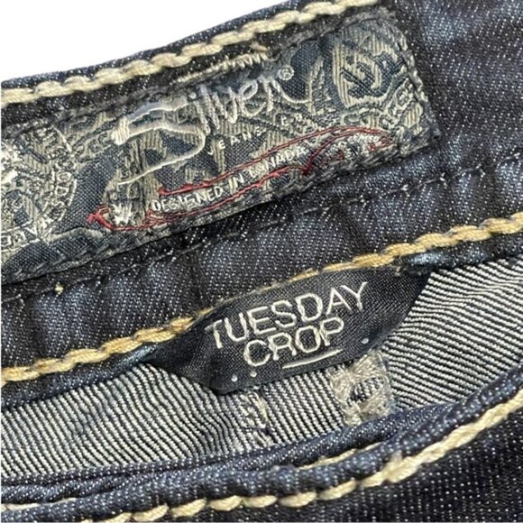 Silver JEANS Tuesday crop dark wash 27 - Picture 3 of 6